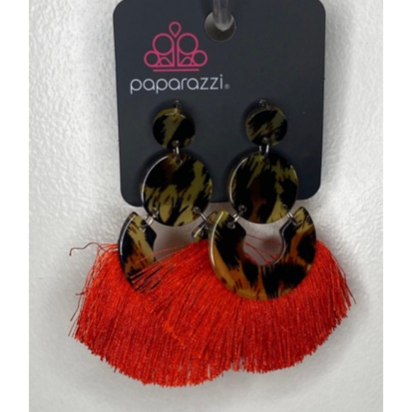 Fun earrings - Picture 2 of 3